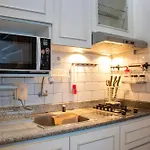 Nice And Cozy 1Br With Extra Room Apartment At Capitol Park Residence By Travelio