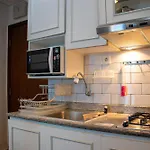 Nice And Cozy 1Br With Extra Room Apartment At Capitol Park Residence By Travelio